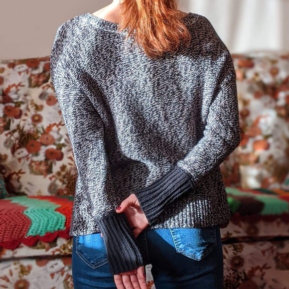 Black and grey knit scoop neck sweater - Picture 3 of 4